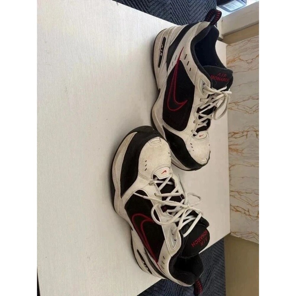 Nike air monarch